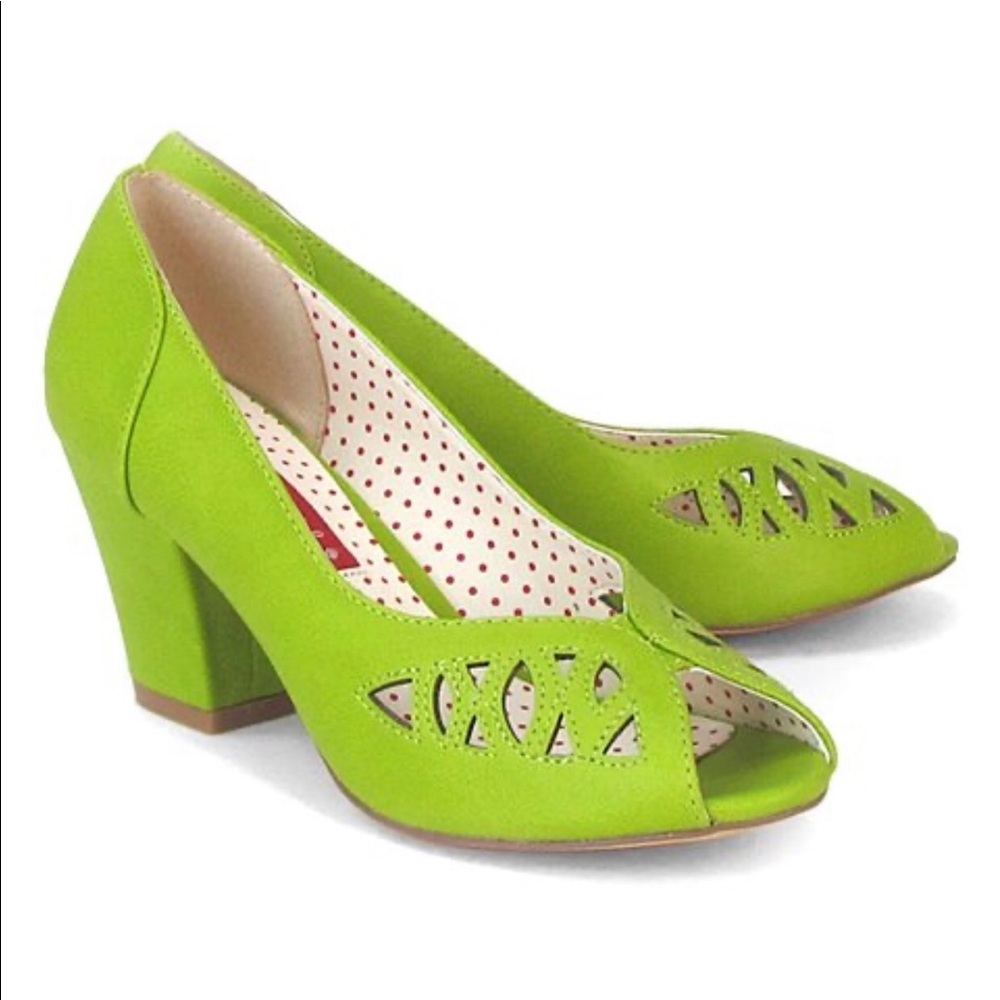 B.a.i.t. Herra heel in celery. Size 6.5